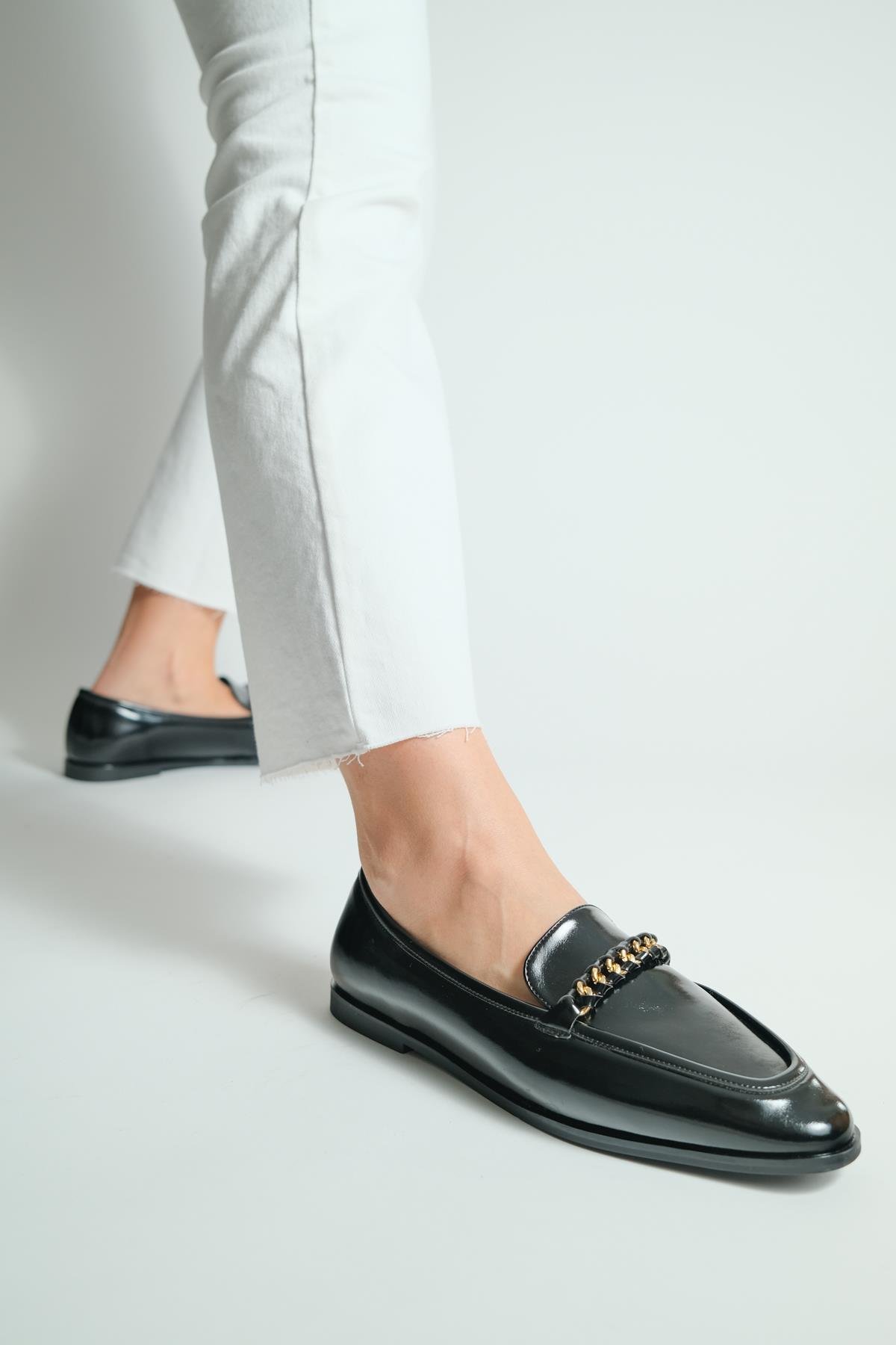 Danila Siyah Parlak Deri Kadın Loafer Ayakkabı