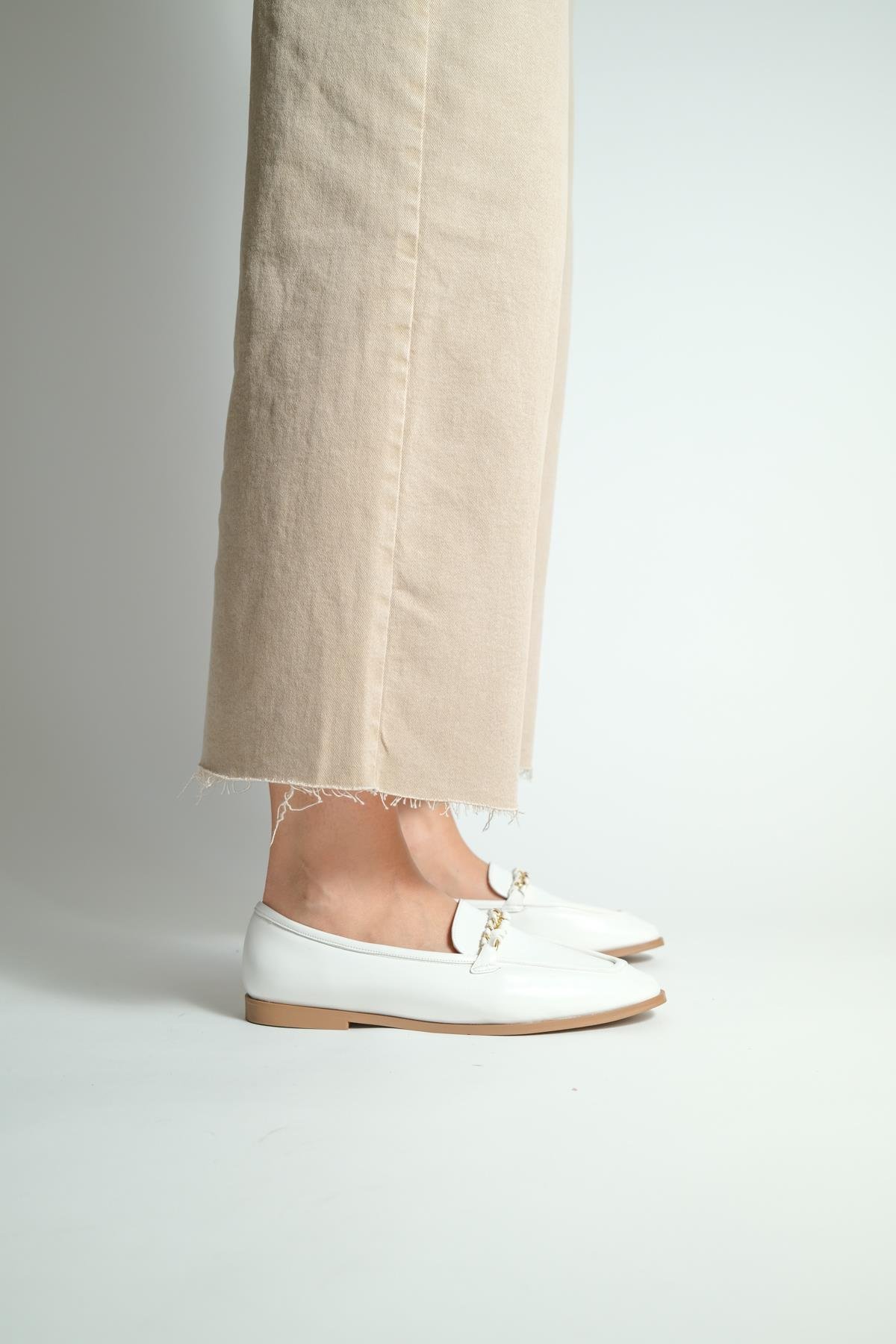 Danila Beyaz Parlak Deri Kadın Loafer Ayakkabı